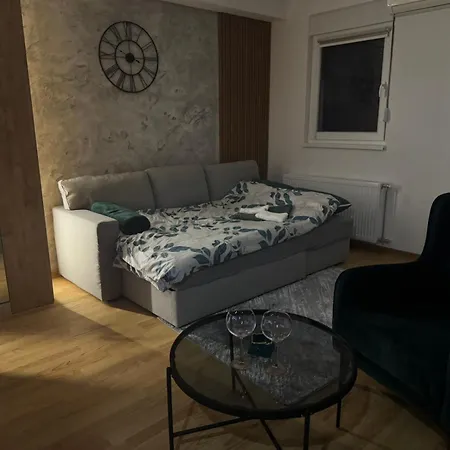 Luna Apartment *